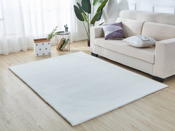 lily-luxury-white-chinchilla-faux-fur-area-rug-by-amazing-rugs-1