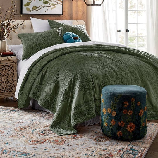 delphine-oversized-velvet-quilt-polyester-green-king-108-w-x-96-l-1