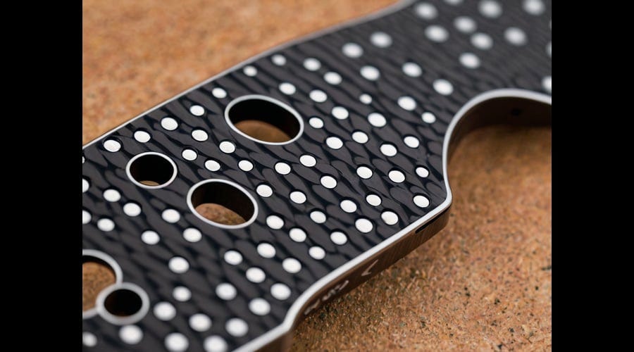 Spyderco-Dog-Tag-Carbon-Fiber-1