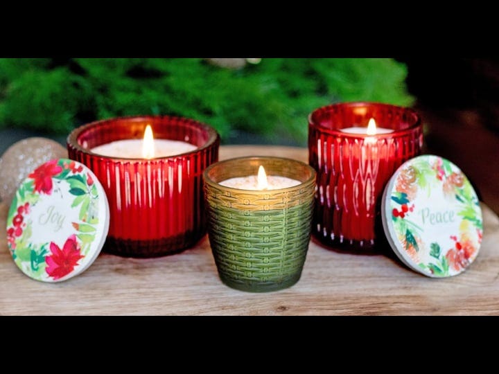 joyful-holiday-candles-red-medium-tumbler-candy-cane-mocha-1