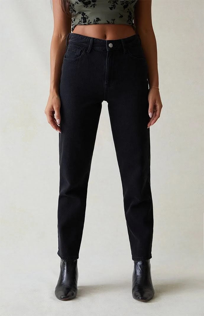 Pacsun's High-Waisted Black Mom Jeans - Size 25 | Image