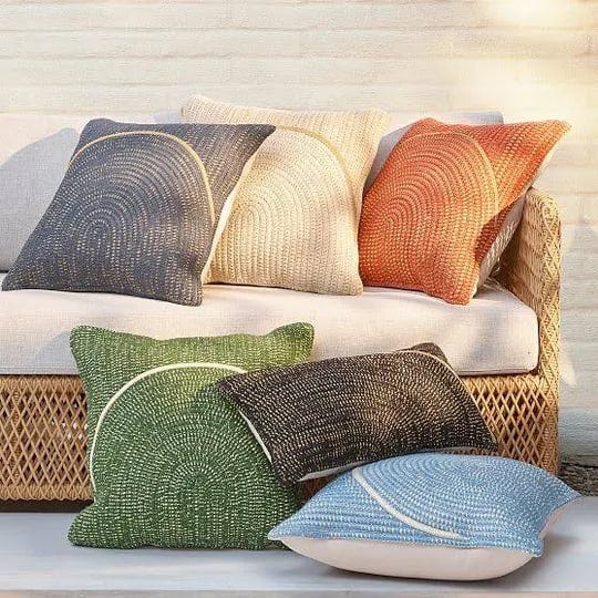 outdoor-woven-arches-pillow-20x20-natural-west-elm-1