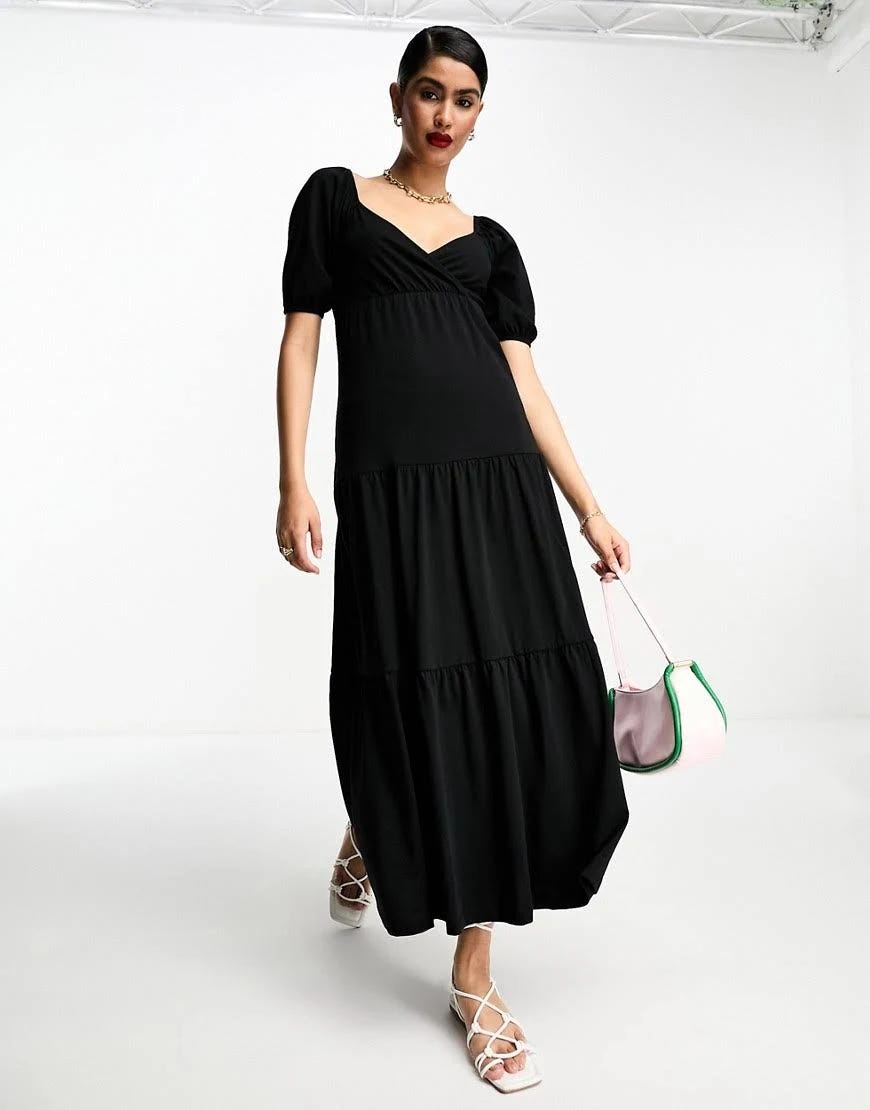 Elegant, Stretchy Maxi Dress in Black for the Summer | Image