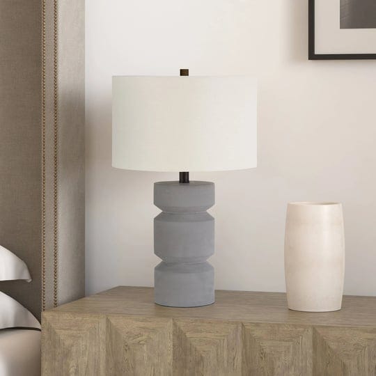 reyna-concrete-table-lamp-1