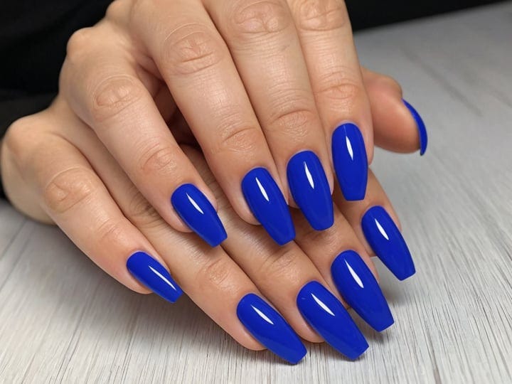 Royal-Blue-Nails-6