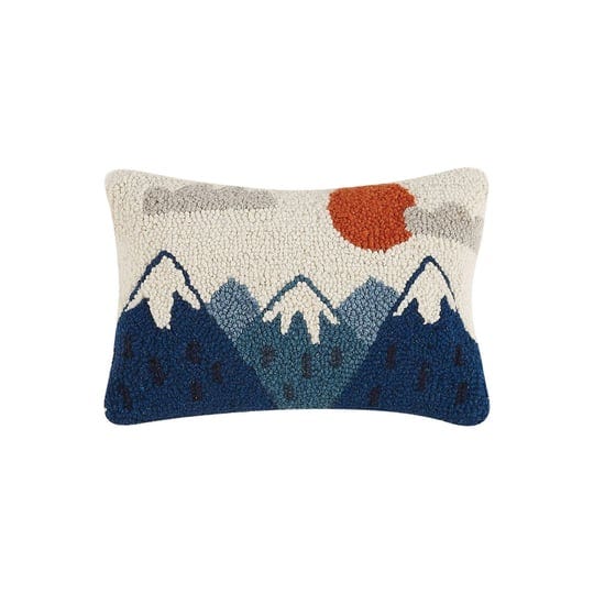 mountains-hook-pillow-1