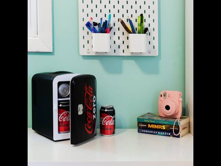 coca-cola-4-liter-6-can-portable-fridge-mini-cooler-black-cz04-1