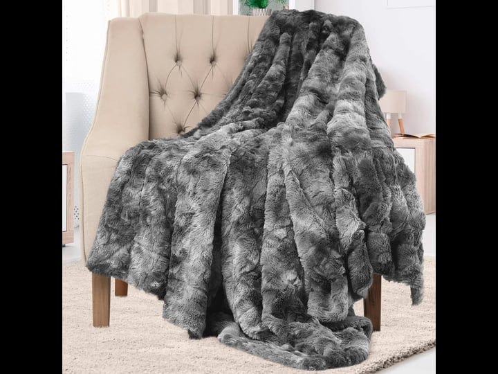 everlasting-comfort-luxury-faux-fur-throw-blanket-soft-fluffy-warm-cozy-plush-gray-1
