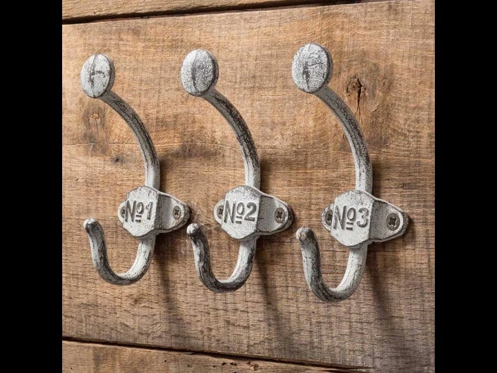 set-of-3-numbered-wall-hooks-1