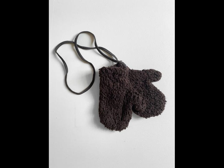 outlet-the-sherpa-mitten-chocolate-6-12-months-1