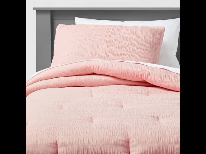 full-queen-seersucker-comforter-set-pink-pillowfort-1
