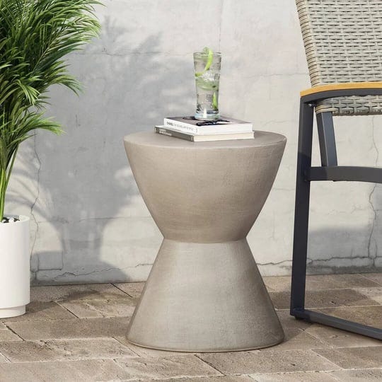 northrup-concrete-side-table-17-stories-1
