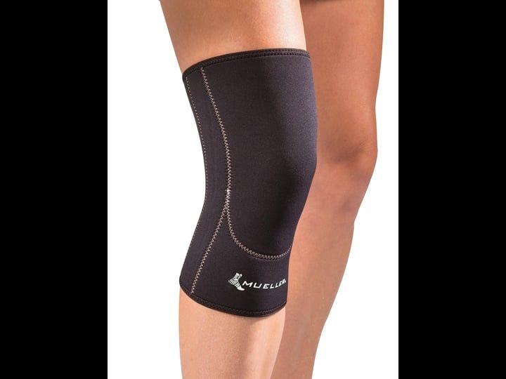 mueller-closed-patella-knee-sleeve-1