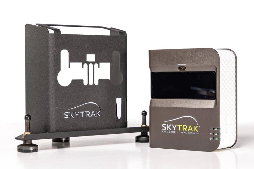 skytrak-golf-simulator-and-launch-monitor-with-protective-metal-case-1