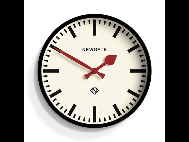 newgate-luggage-black-wall-clock-1