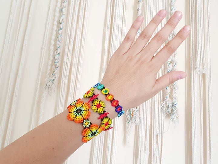 handmade-mexican-huichol-flower-bracelet-daisy-flower-bracelet-glass-beads-bracelet-mexican-friendsh-1
