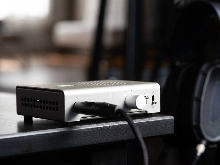 schiit-magni-unity-affordable-fully-discrete-headphone-amp-and-preamp-silver-1