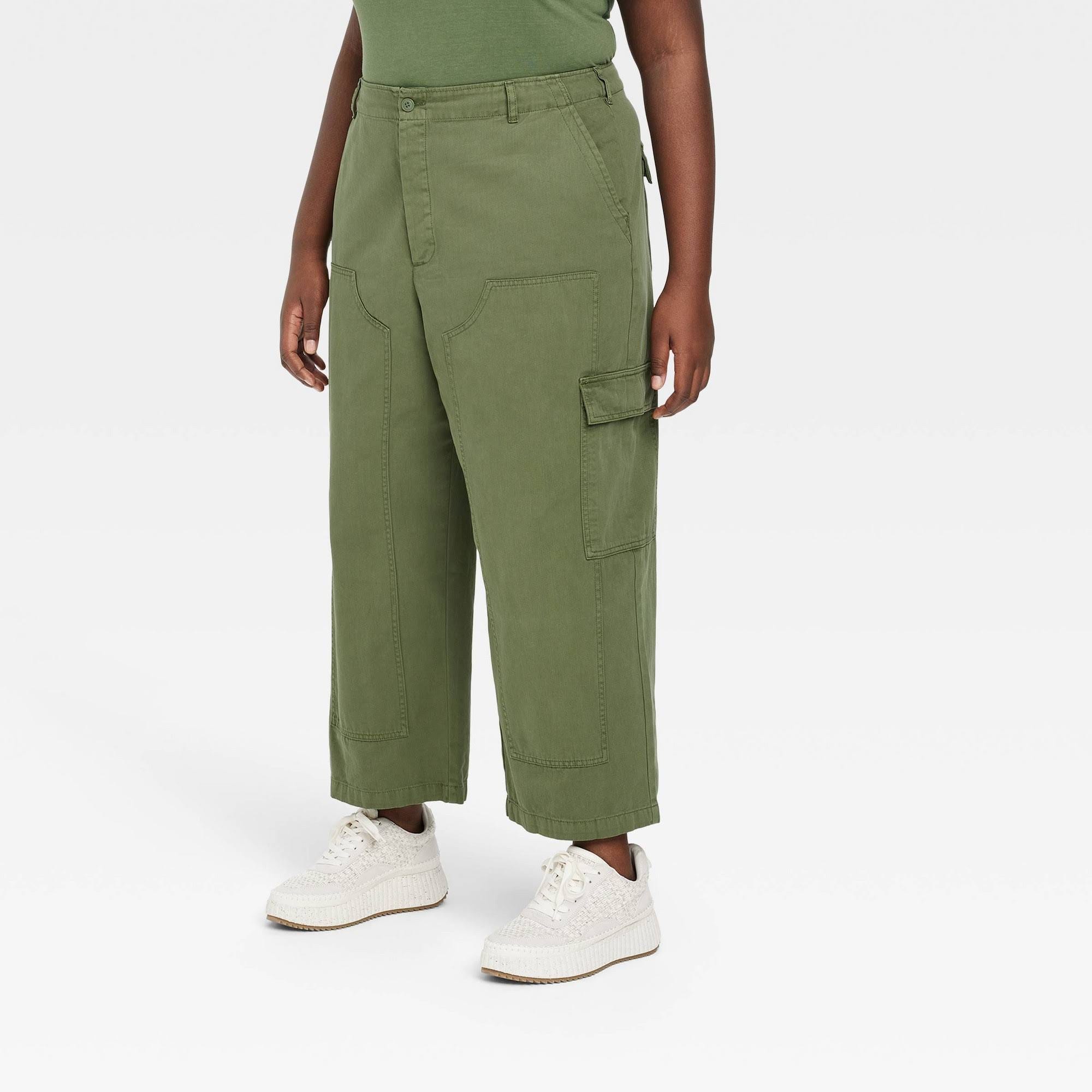 Universal Thread Women's Green High-Rise Cargo Pants | Image