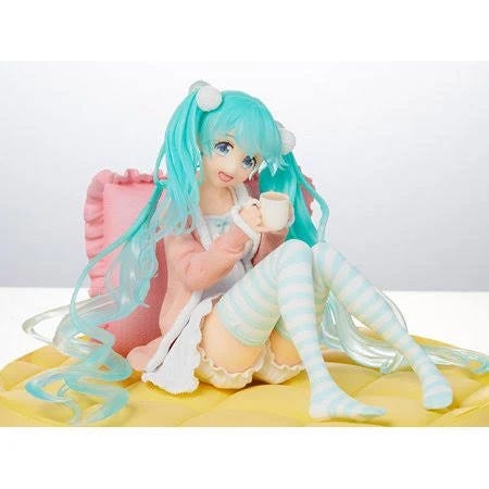 Vocaloid Hatsune Miku Original Casual Wear Figure | Image