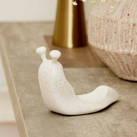 white-speckled-ceramic-snail-candle-holder-for-spring-flameless-candle-spheres-1