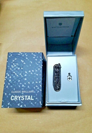 victorinox-crystal-classic-sd-brilliant-swiss-army-knife-1