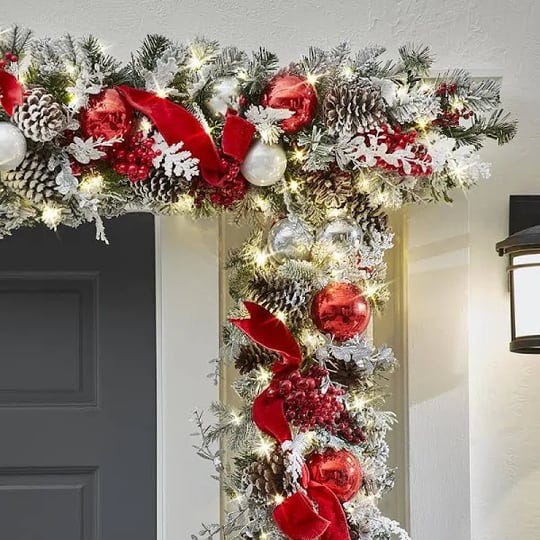 cordless-prelit-red-and-white-holiday-trim-garland-1