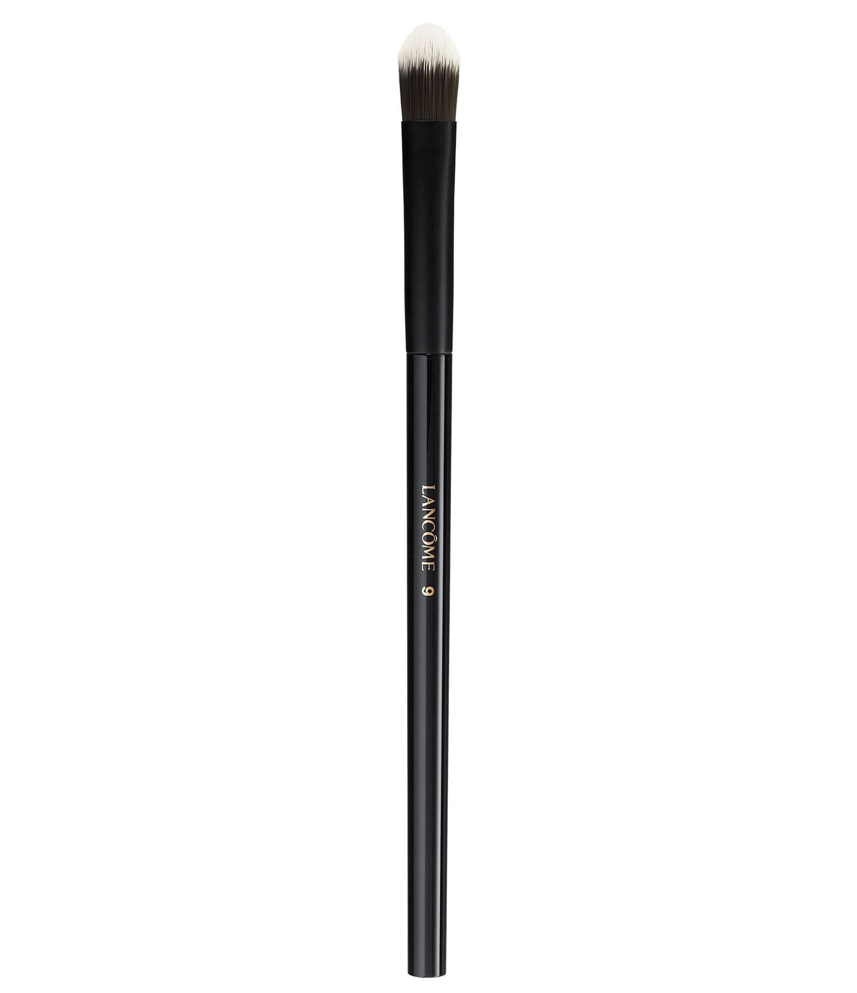 Perfect Concealer Brush for Flawless Makeup Application | Image