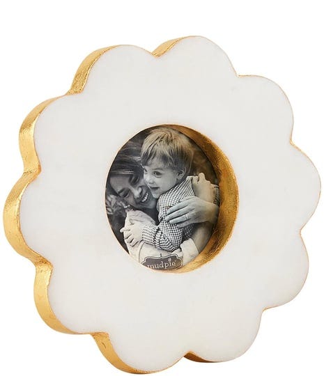 mud-pie-scallop-marble-frame-circle-1