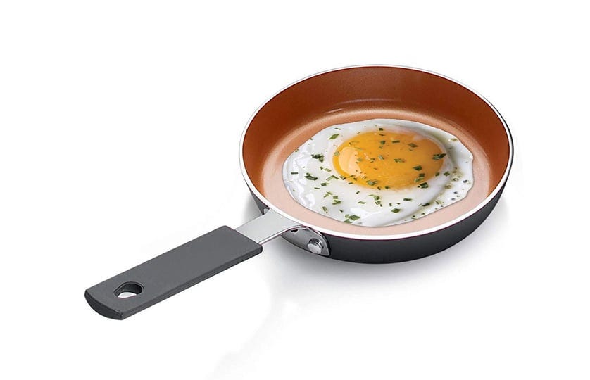 gotham-steel-5-5-egg-pan-1