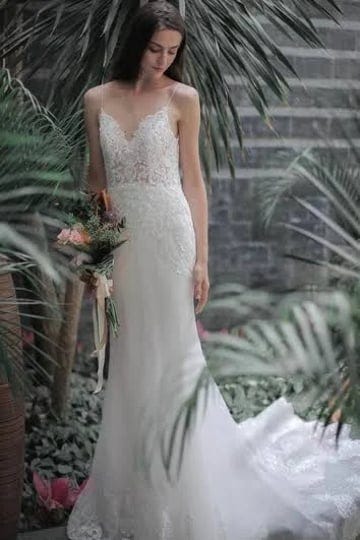 ucenter-dress-elegant-lace-mermaid-wedding-dress-spaghetti-straps-chapel-train-sexy-simple-casual-bo-1