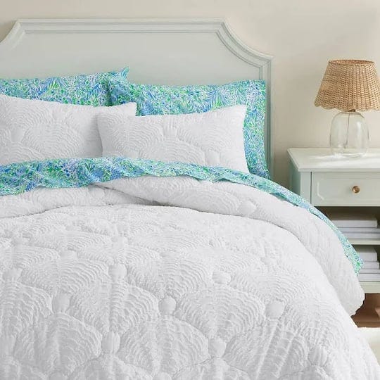 lilly-pulitzer-tropical-shell-clipped-jacquard-quilt-standard-sham-white-1