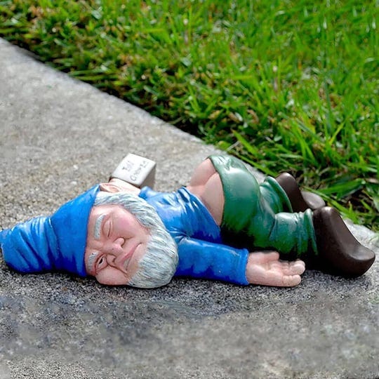 icyaits-funny-drunk-dwarf-garden-gnome-statues-decoration-creative-dwarf-garden-statue-decoration-dr-1