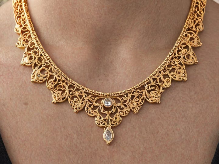 Pretty-Gold-Necklace-4