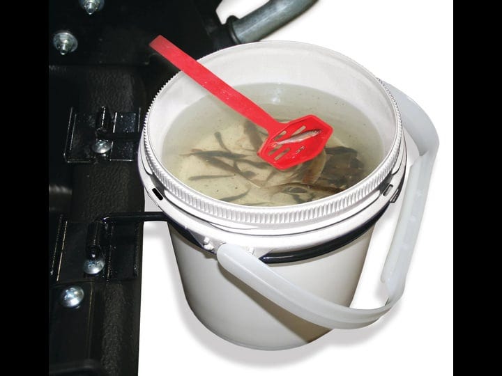 clam-bait-well-with-bucket-and-sled-bracket-1
