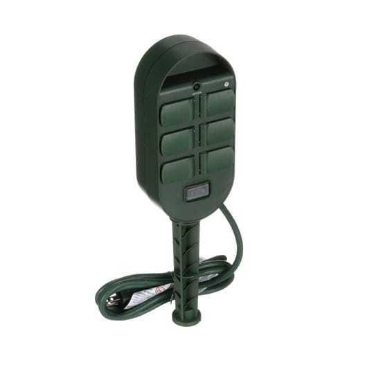 woods-6-outlet-power-stake-with-timer-remote-control-1