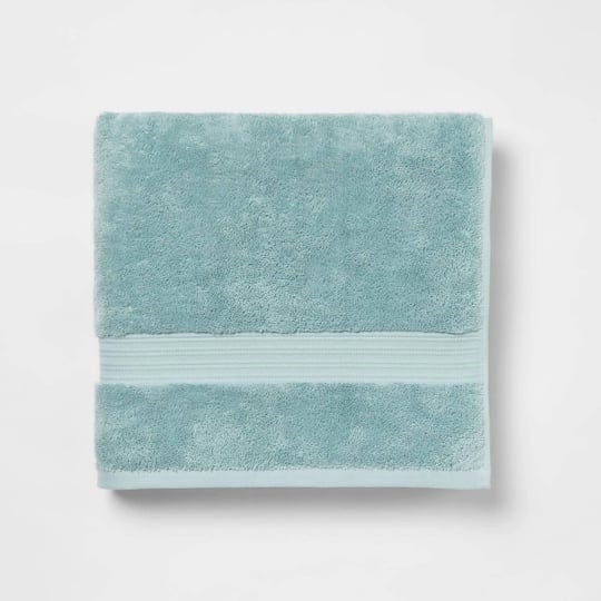 antimicrobial-bath-towel-aqua-threshold-1