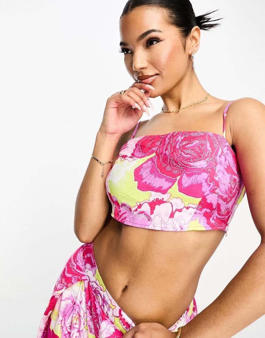 Stylish Floral Crop Top with Oversized Flowers | Image