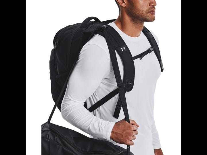 under-armour-hustle-pro-backpack-black-1