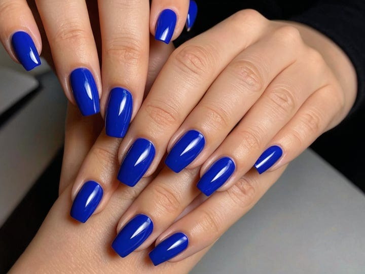 Royal-Blue-Nails-4