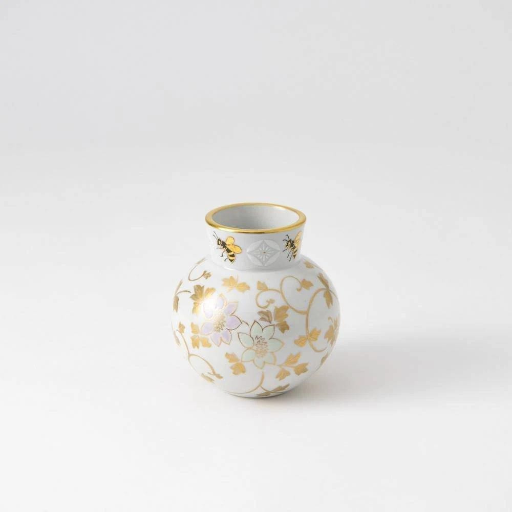 Porcelain Kutani Ware Kinzan Kiln Ikebana Vase - White Arabesque Bee Small Pot | Image
