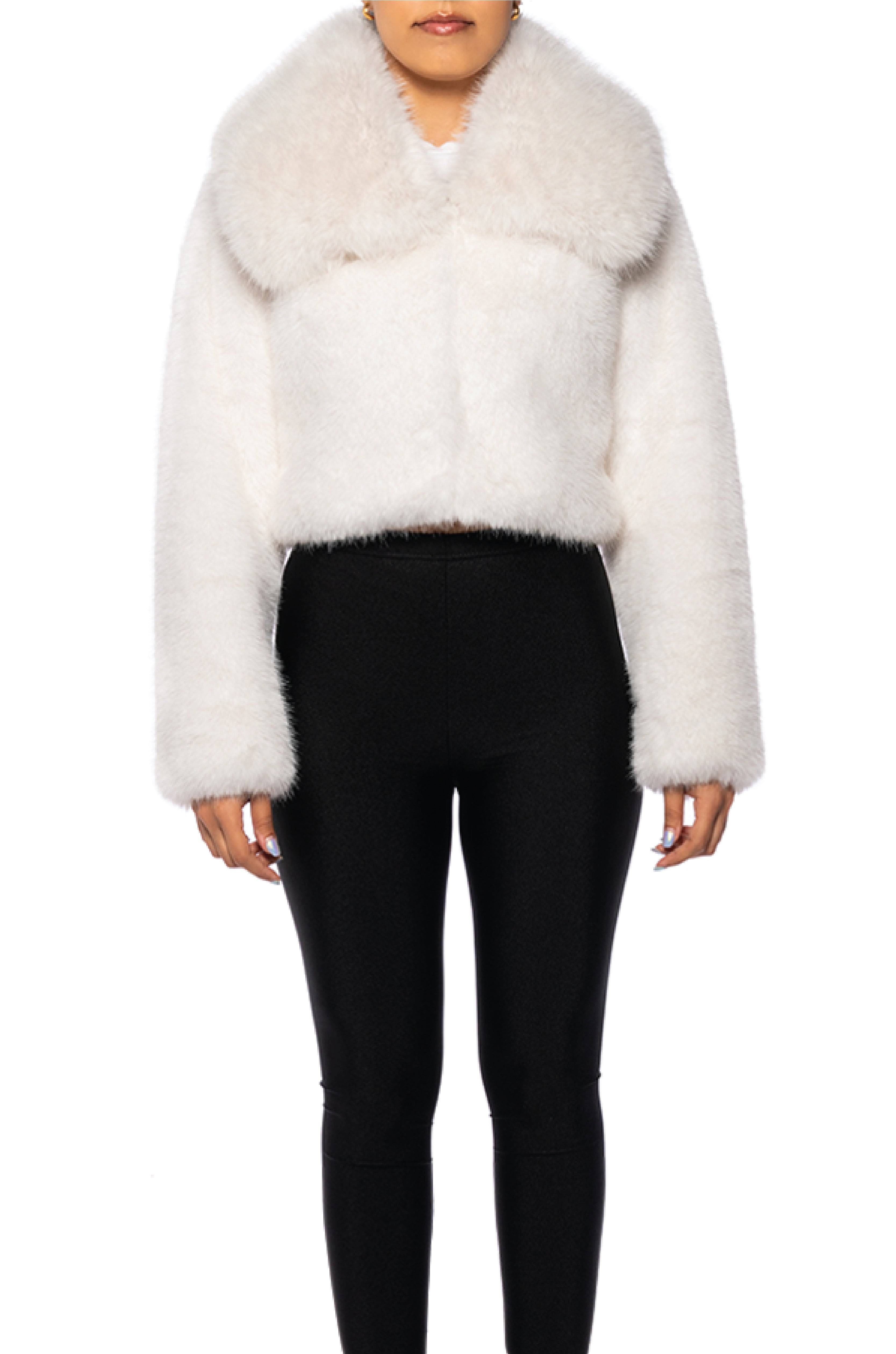 Stylish White Faux Fur Jacket for Fall | Image