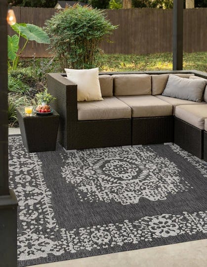 outdoor-traditional-5-ft-square-black-area-rug-indoor-outdoor-rug-1
