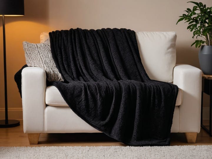 Black-Throw-Blanket-2