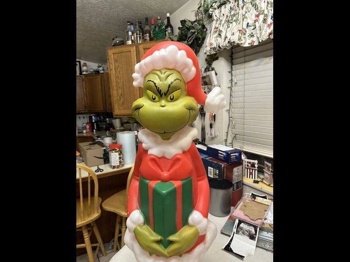 the-grinch-who-stole-christmas-36-inch-lighted-blow-mold-gemmy-grinch-1