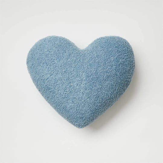 brooke-boucle-heart-pillow-dorm-essentials-baby-blue-1