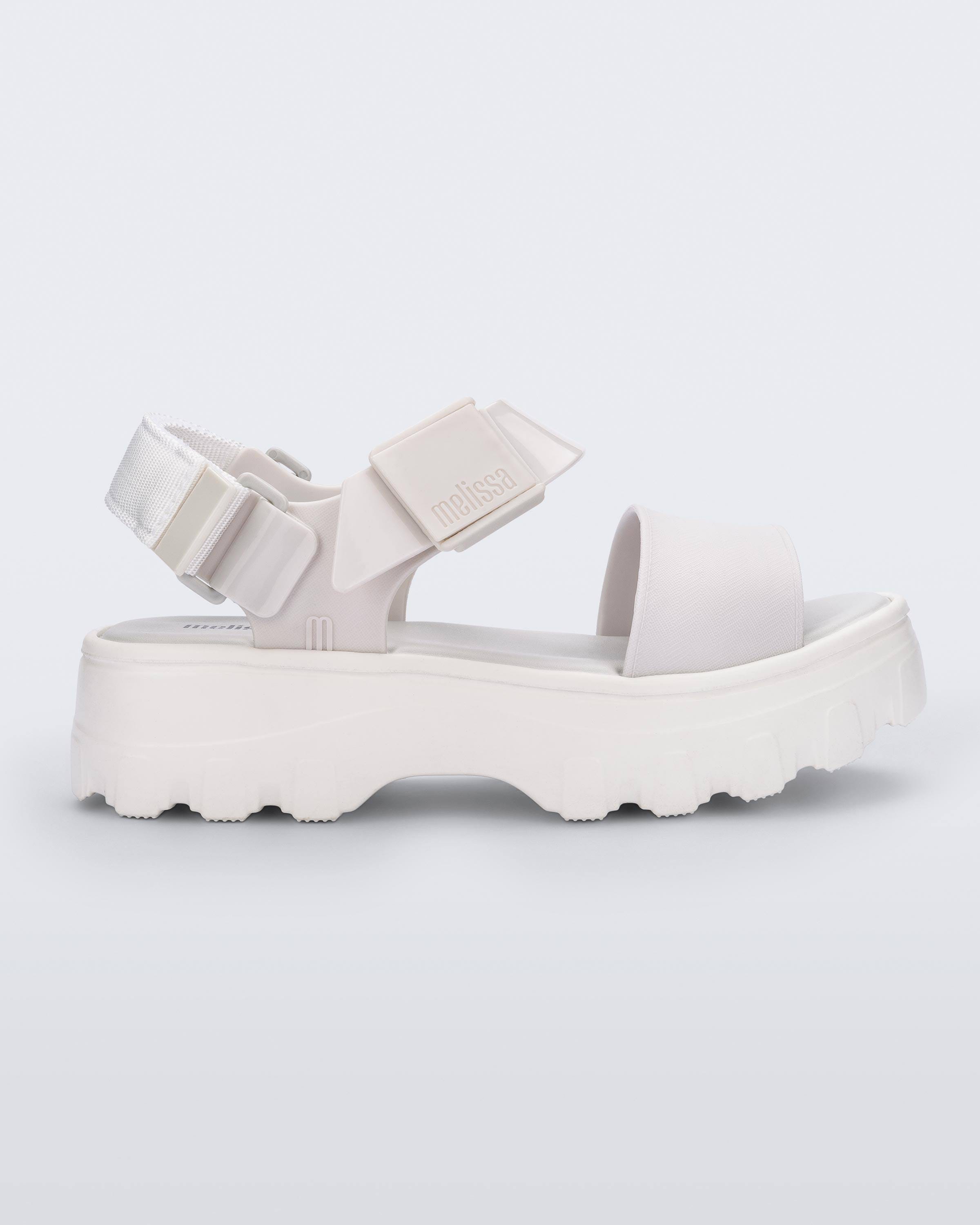 Comfortable White Platform Sandals for Size 9 | Image