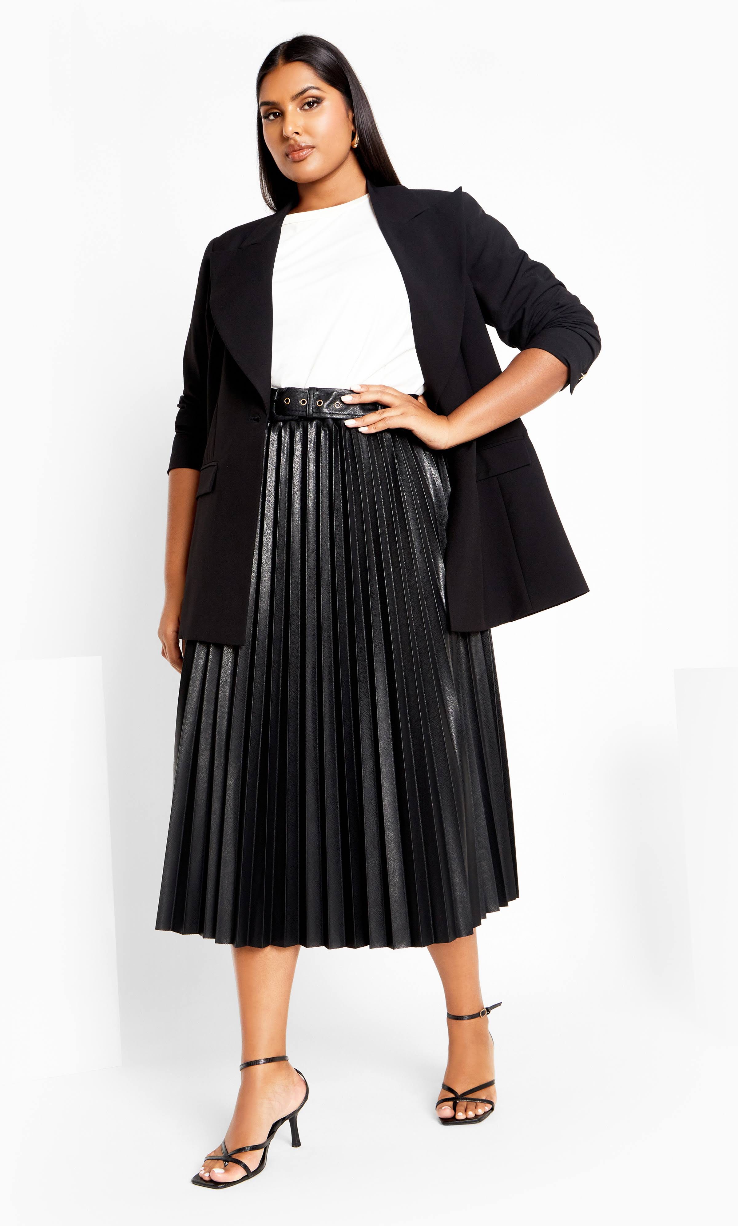 City Chic's Black 14W Plus Size Leather Skirt: Fashionable and Comfortable | Image
