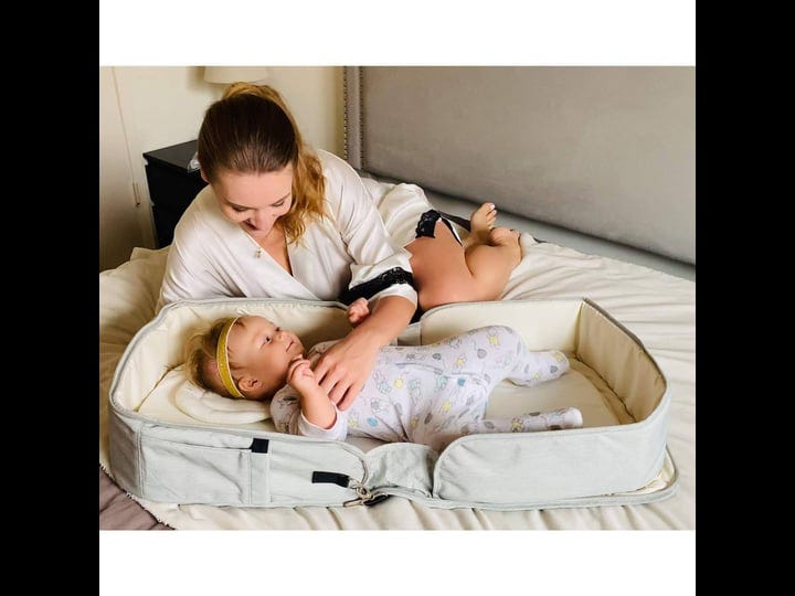 bambini-diaper-bag-and-portable-foldable-changing-table-1