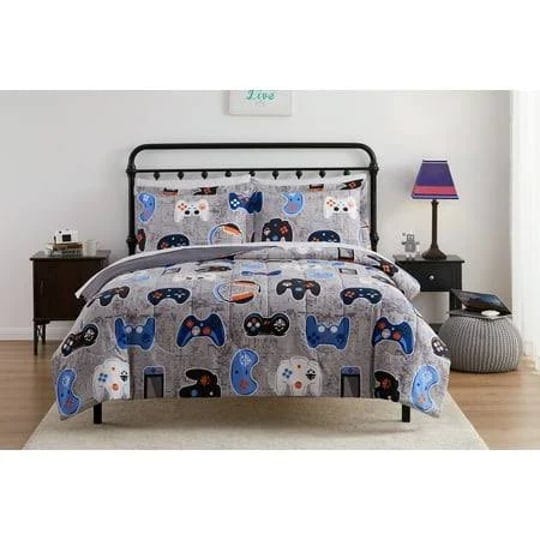 your-zone-glow-in-the-dark-gamer-bed-in-a-bag-coordinating-bedding-set-full-1