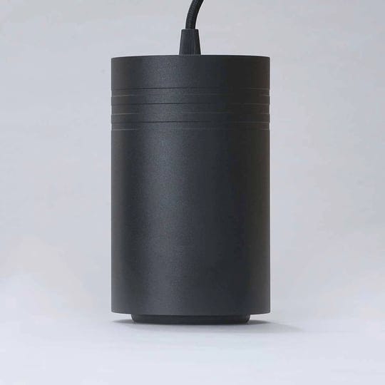 large-black-aspect-luxury-led-grow-light-for-medium-and-large-plants-1